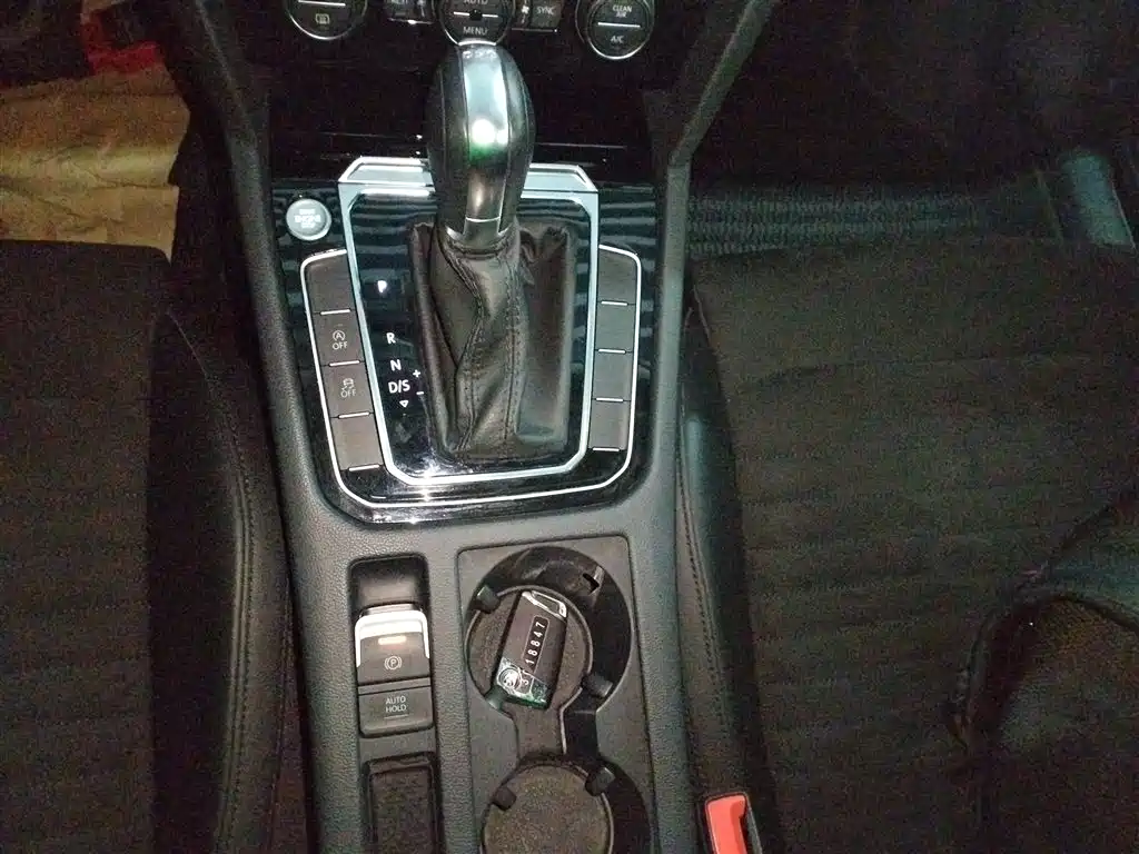 Volkswagen Magotan 2018 330TSI DSG Luxury фото 11