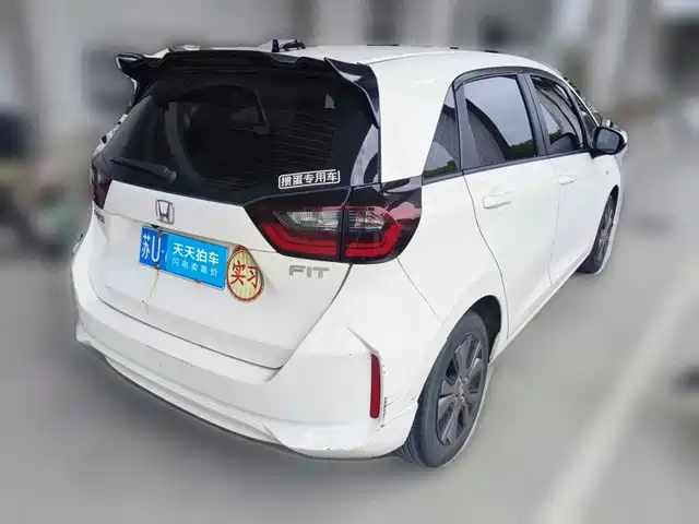 Honda Fit 2022 1.5L CVT Trend Sunroof Edition — фото 2