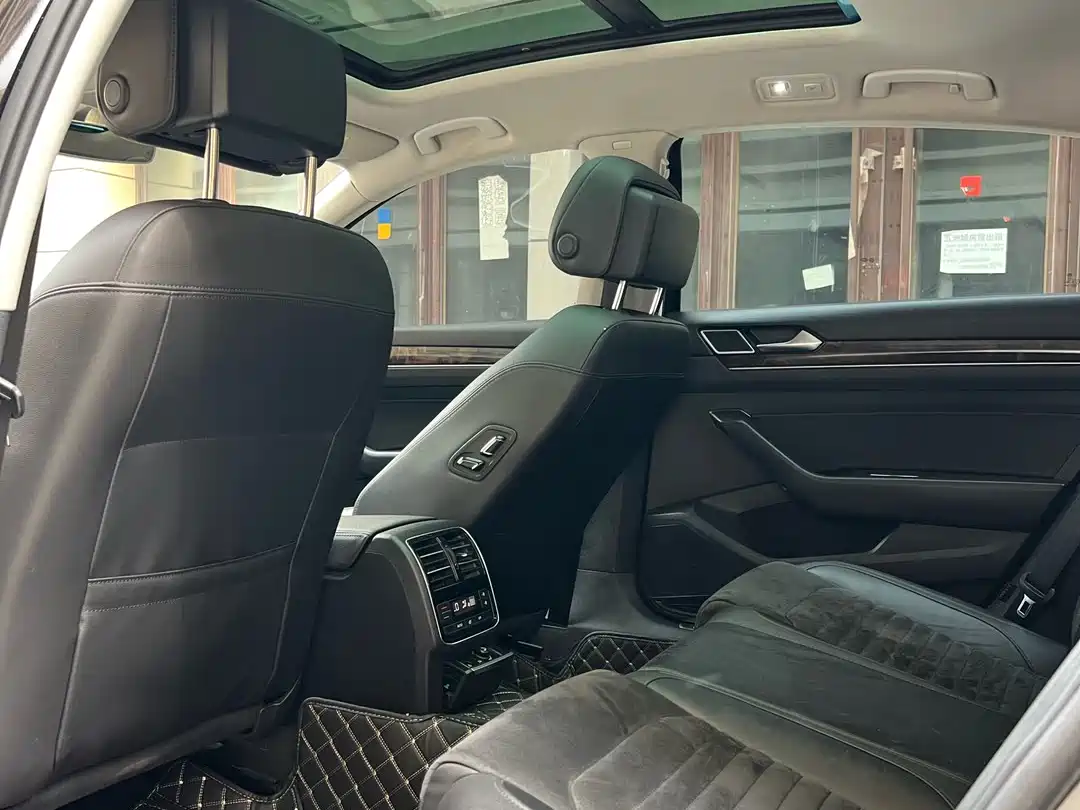 Volkswagen Magotan 2017 330TSI DSG Luxury фото 6