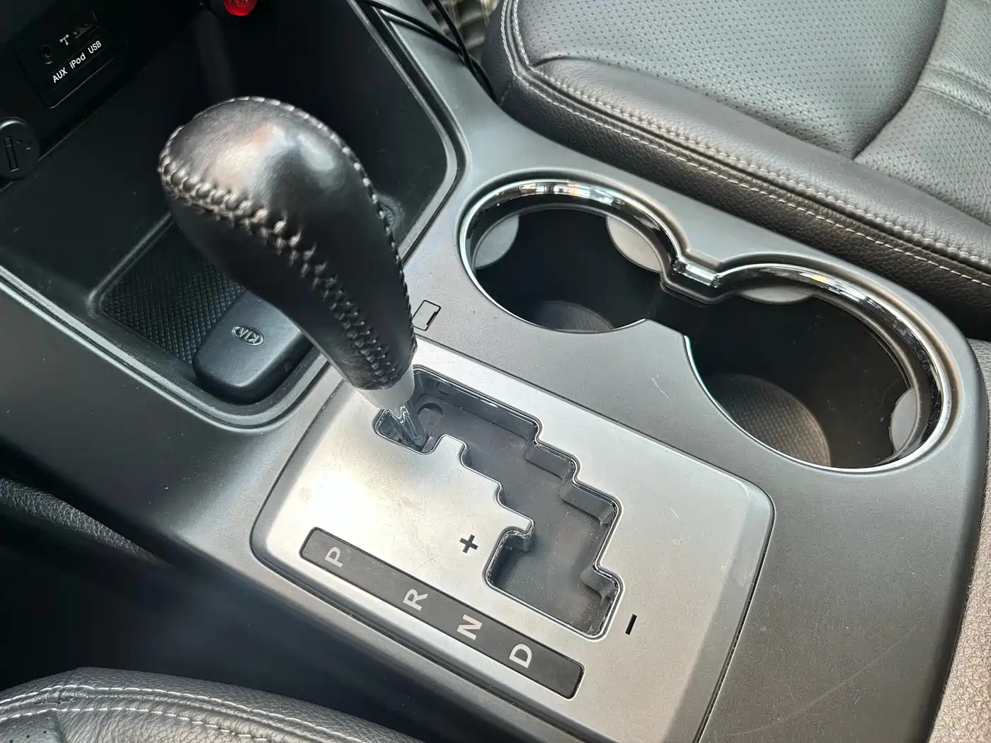 Kia Sorento 2012 2.4L Gasoline Supreme Edition фото 31