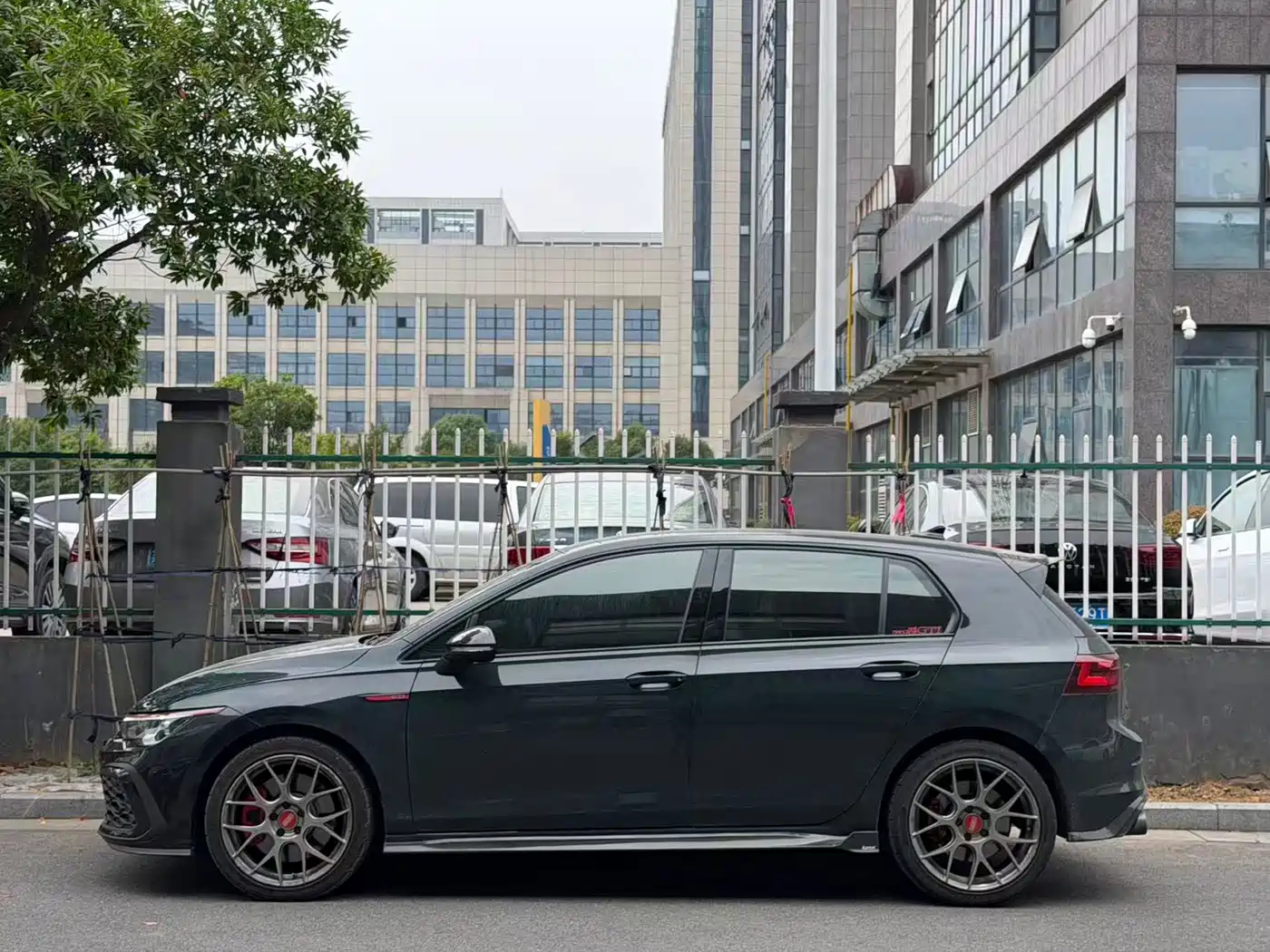 Volkswagen Golf GTI 2021 Facelift 380TSI DSG GTI фото 3