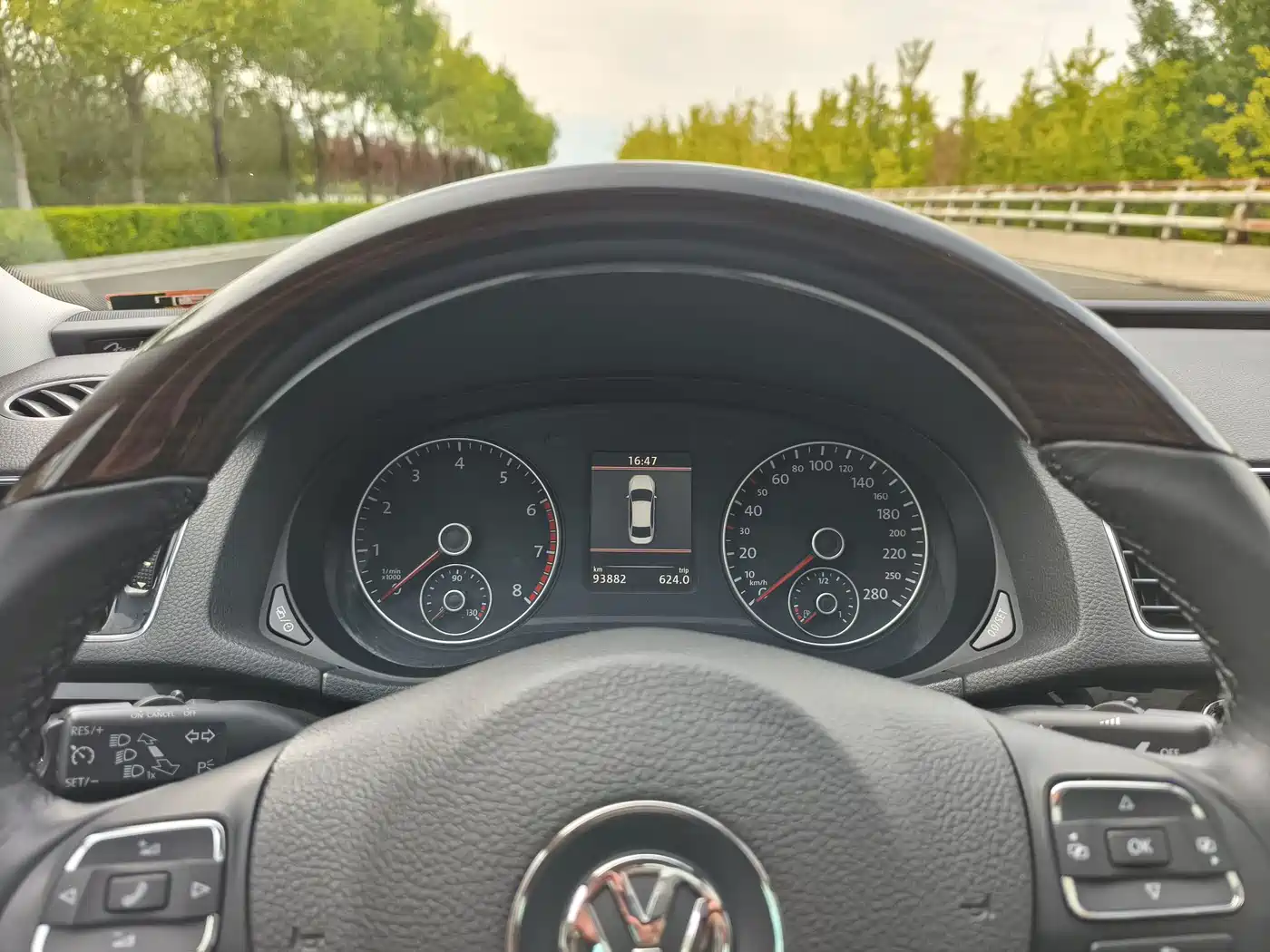 Фото 15 - Volkswagen Passat