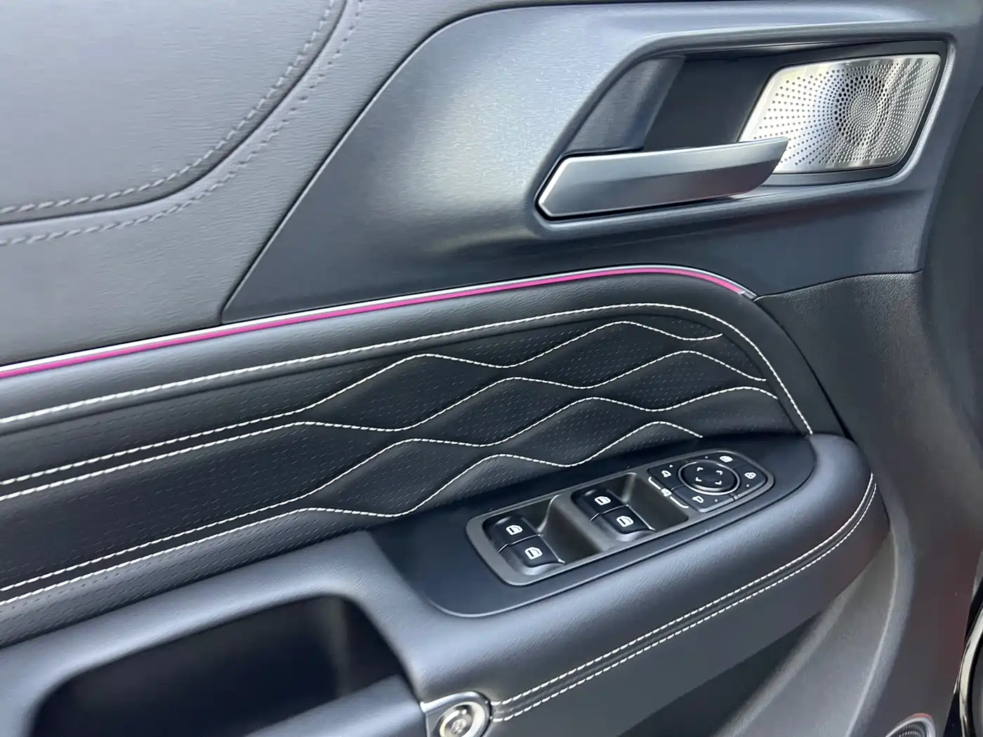 TANK TANK 300 NEW ENERGY