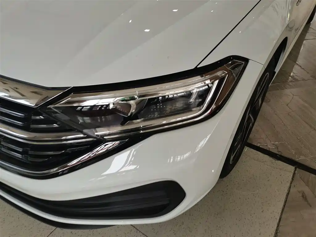 Volkswagen Sagitar 2025 300TSI DSG Flying Leap Edition фото 24