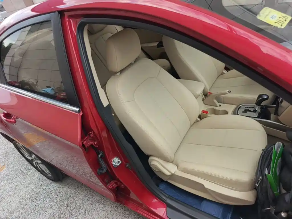 Фото 25 - Changan Eado
