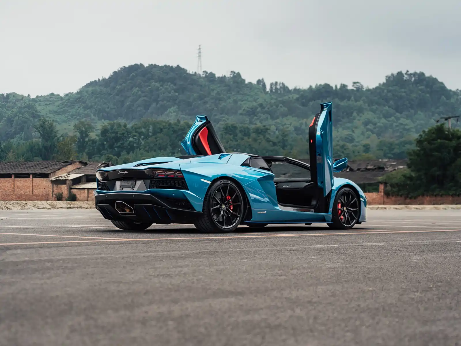 Фото 6 - Lamborghini Aventador