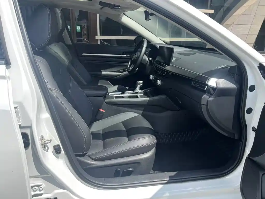 Photo 17 - Nissan Teana