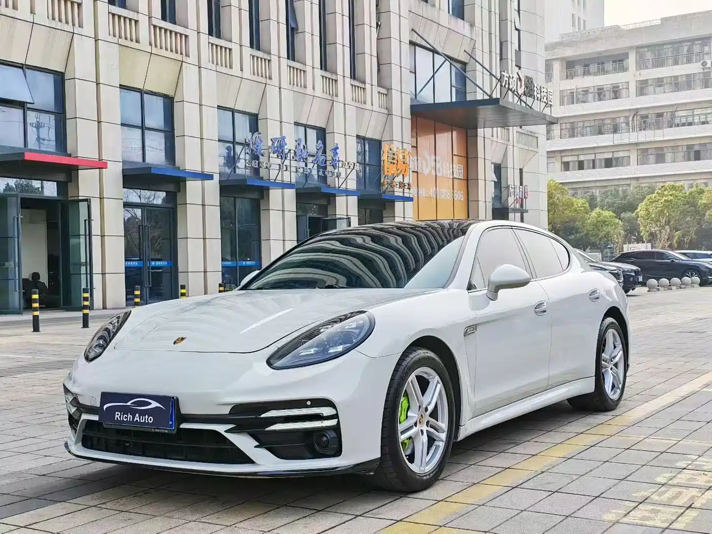 Porsche Panamera 2013 Panamera 4 Platinum Edition 3.6L