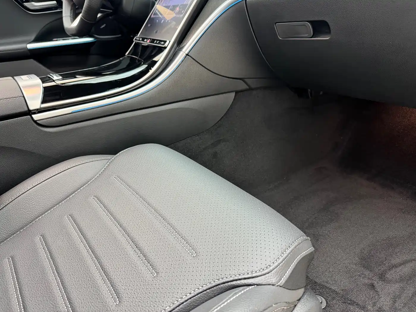 Mercedes-Benz C-Class 2025 C 260 L Sport Edition фото 32