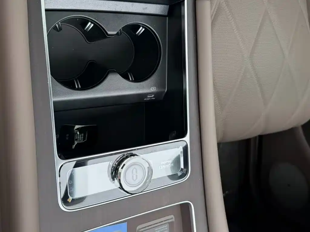 AITO Wenjie AITO M9 2026 Extended Range Max Edition 52kWh 5-seater фото 23