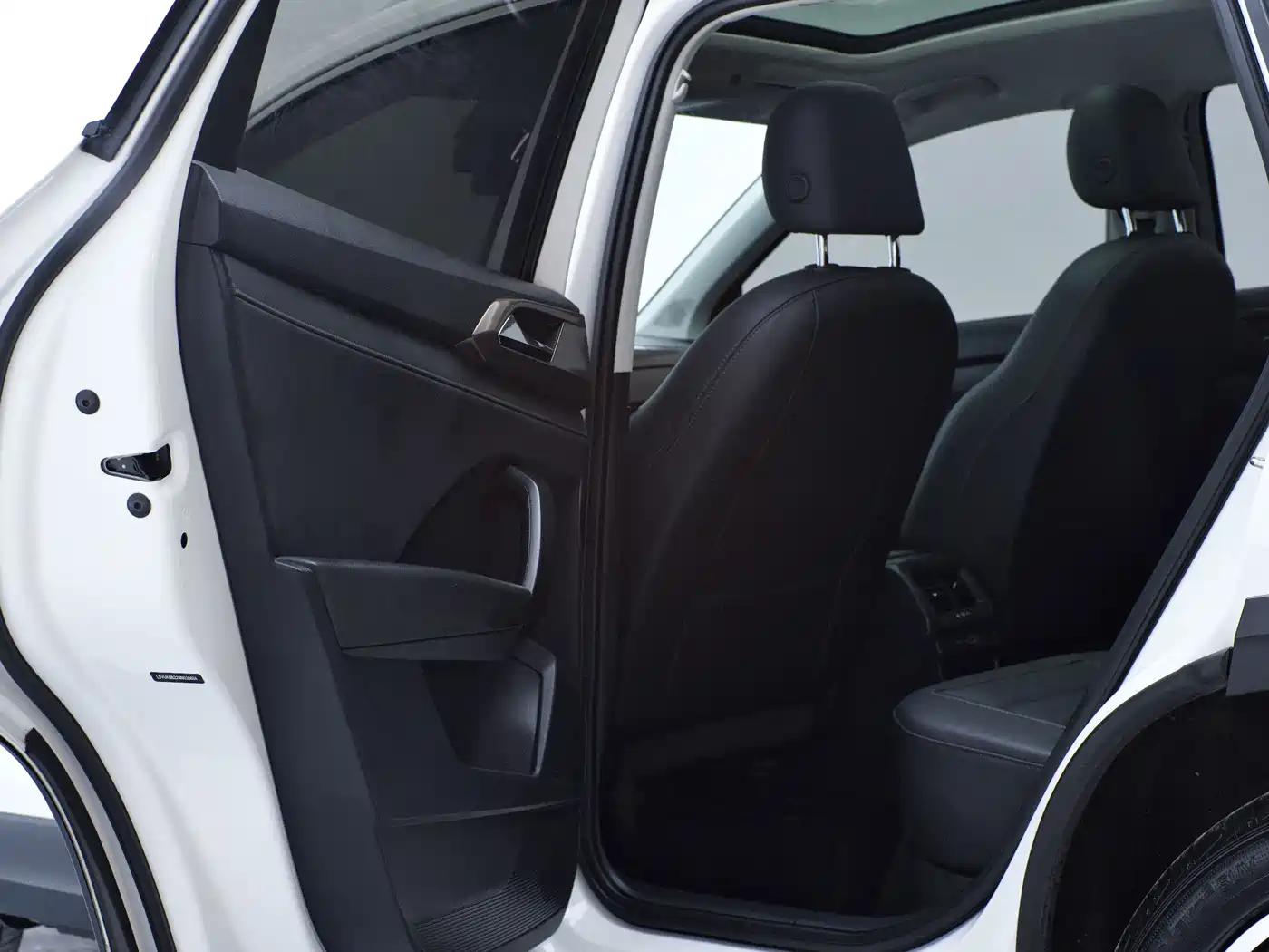 Volkswagen Tharu 2022 280TSI FWD Luxury Edition фото 15