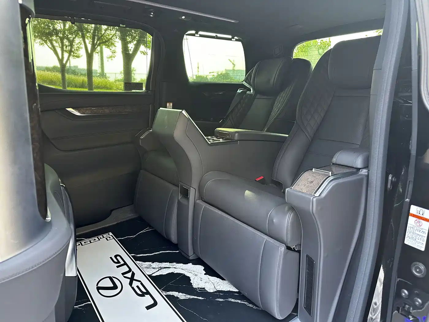 Toyota Vellfire 2020 2020 Twin Engine 2.5L HV Luxury Edition