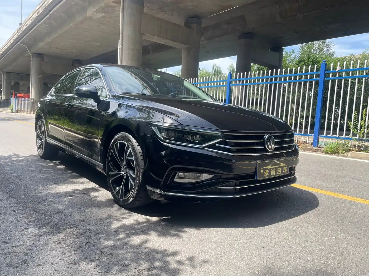 Volkswagen Magotan 2020 330TSI DSG Luxury фото 3