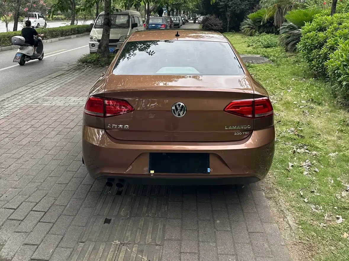 Volkswagen Lamando 2018 230TSI DSG Trend Edition фото 4
