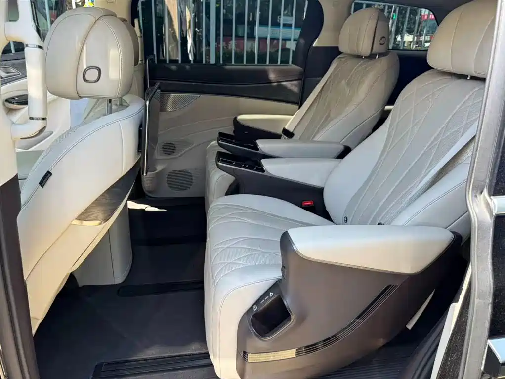 Denza D9 2025 DM-i Smart Drive Edition 1020 AWD Prestige фото 18