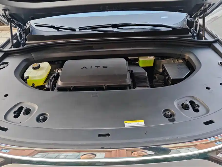 AITO Wenjie AITO M8 2025 Range Extender Max+ Edition 53.4kWh 5-seater фото 10