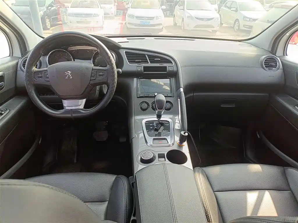 Peugeot 3008 2016 1.6THP Automatic Classic Edition фото 6