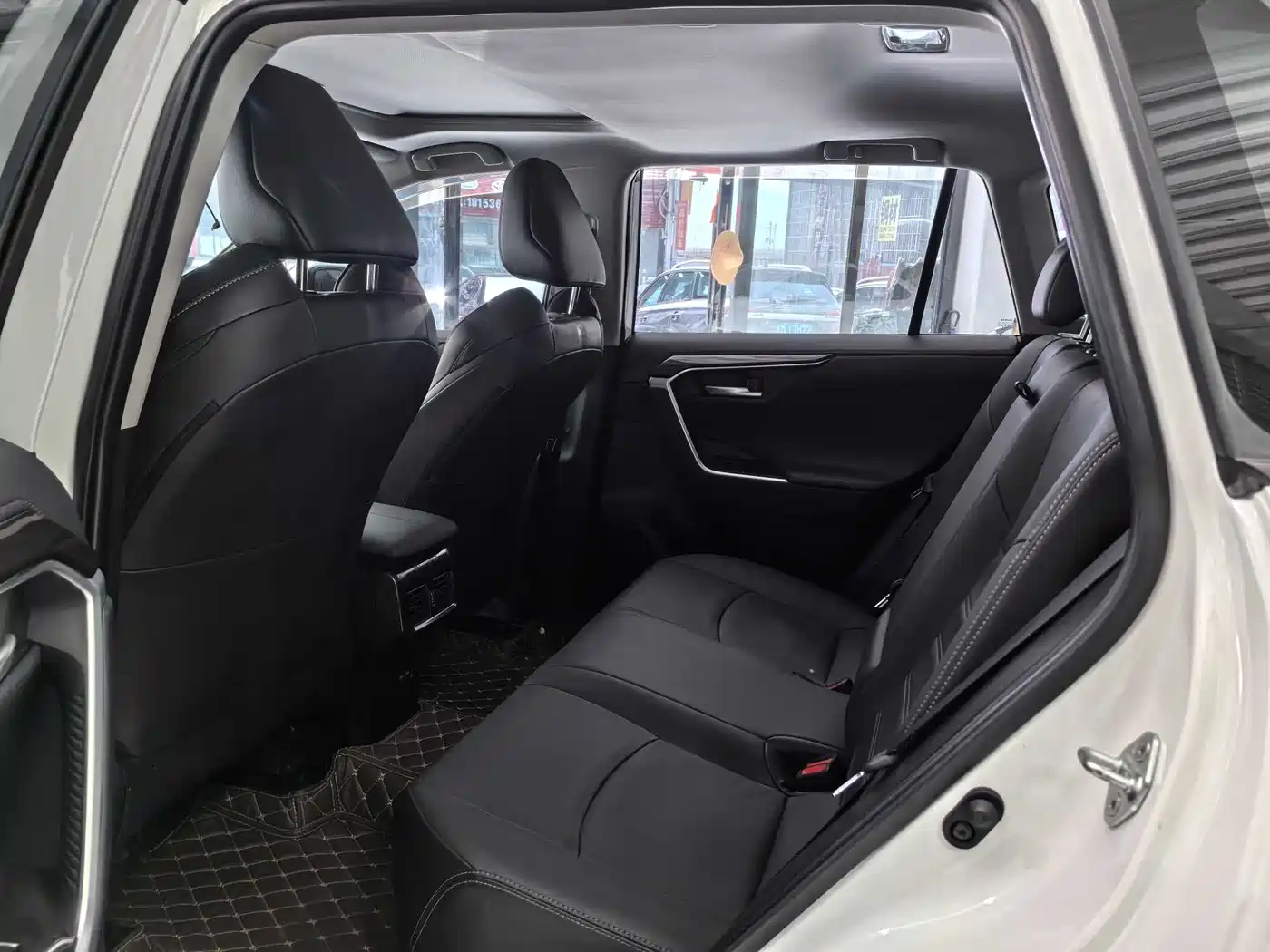 Toyota Wildlander 2022 2.0L CVT AWD Luxury Edition фото 12
