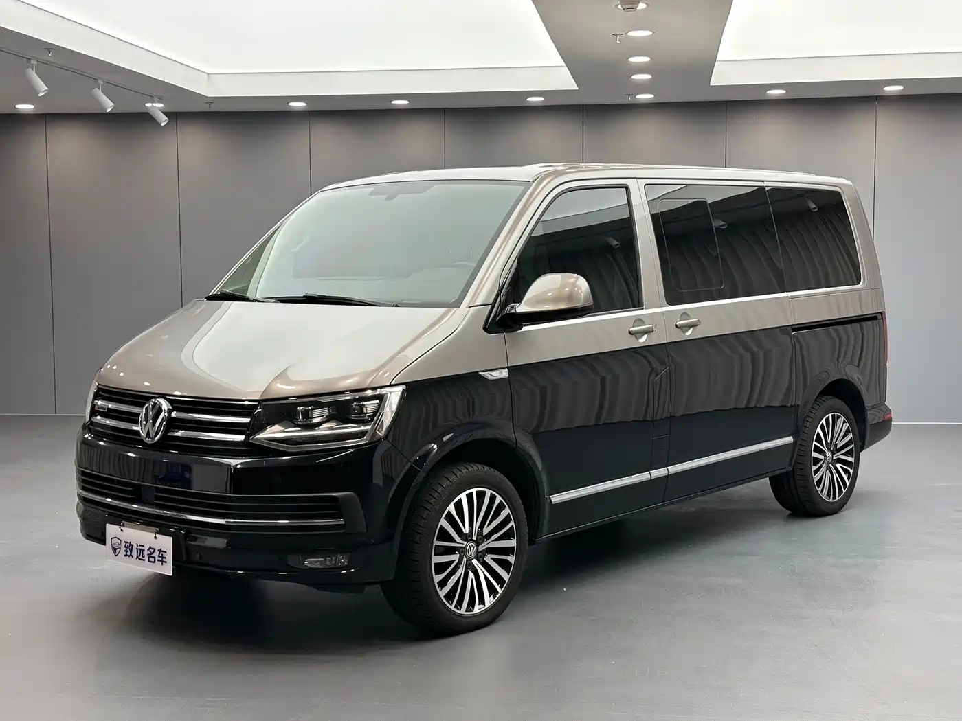 Volkswagen Multivan 2019 2019 2.0TSI 4WD Premium 7-seater