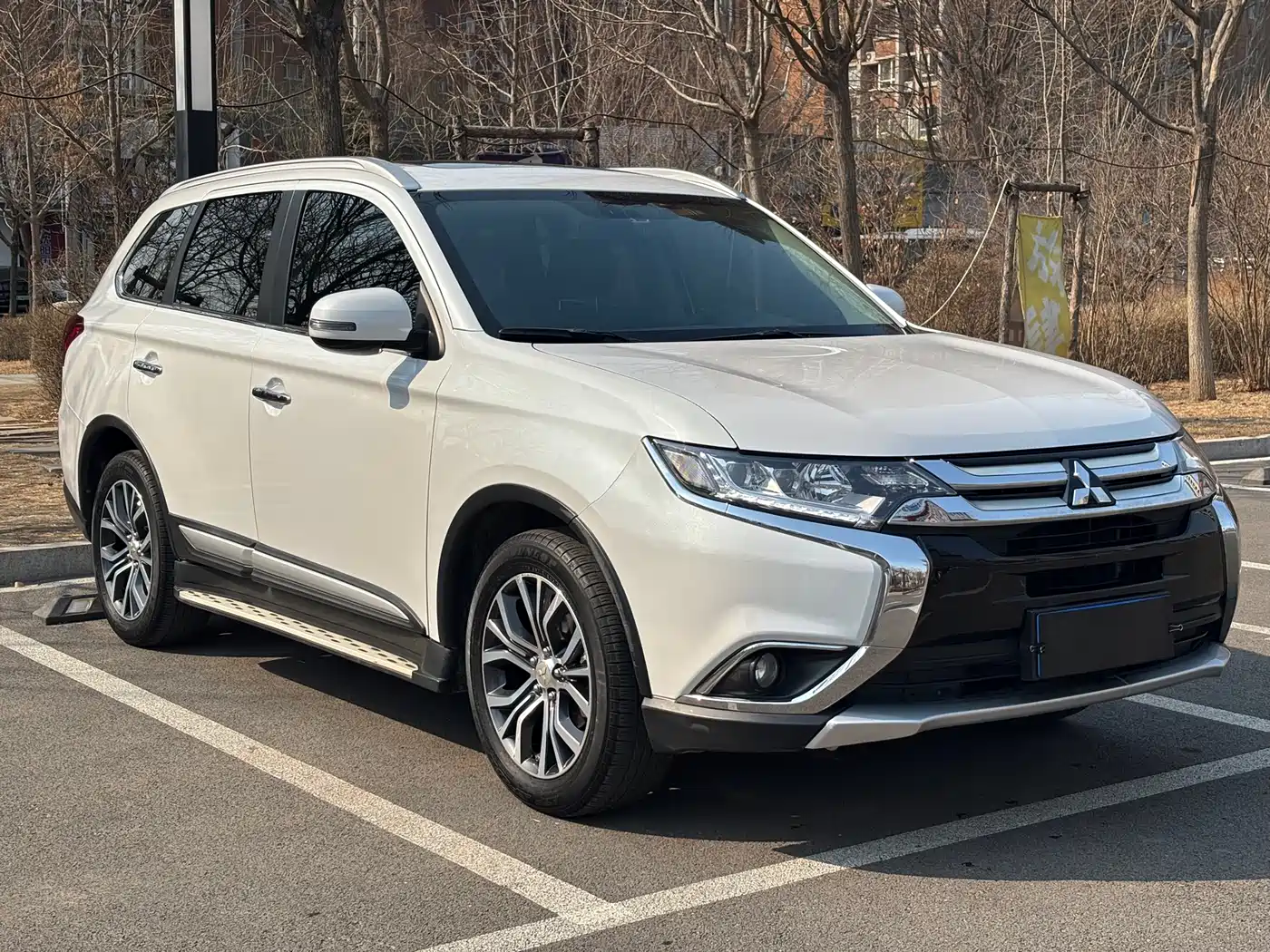 MITSUBISHI OUTLANDER