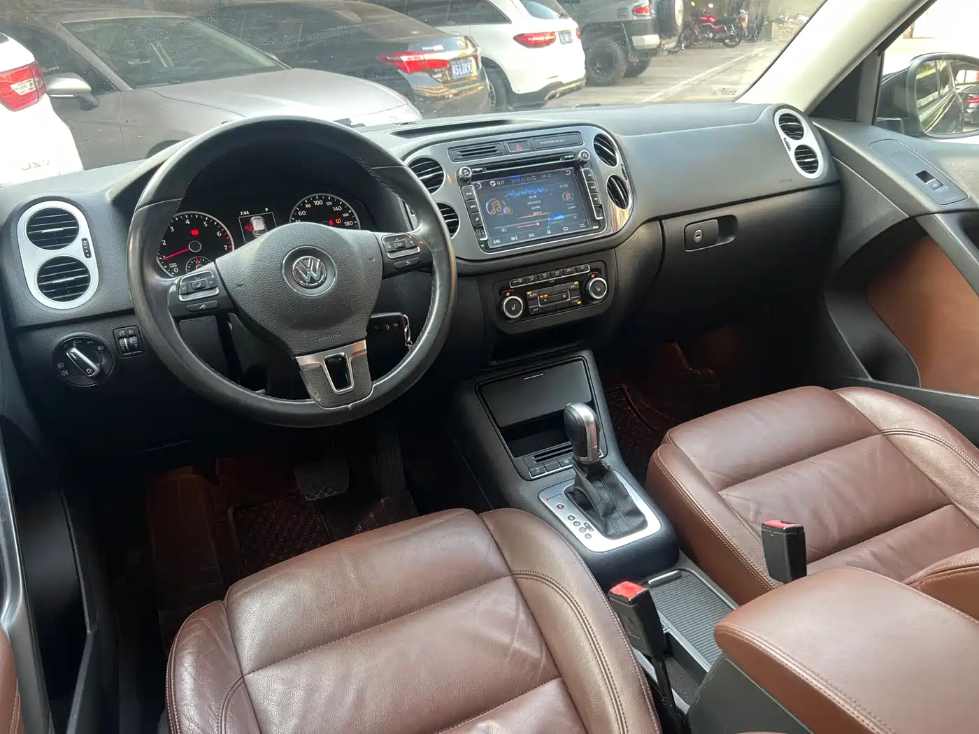 Volkswagen Tiguan 2012 2.0TSI Comfort фото 24