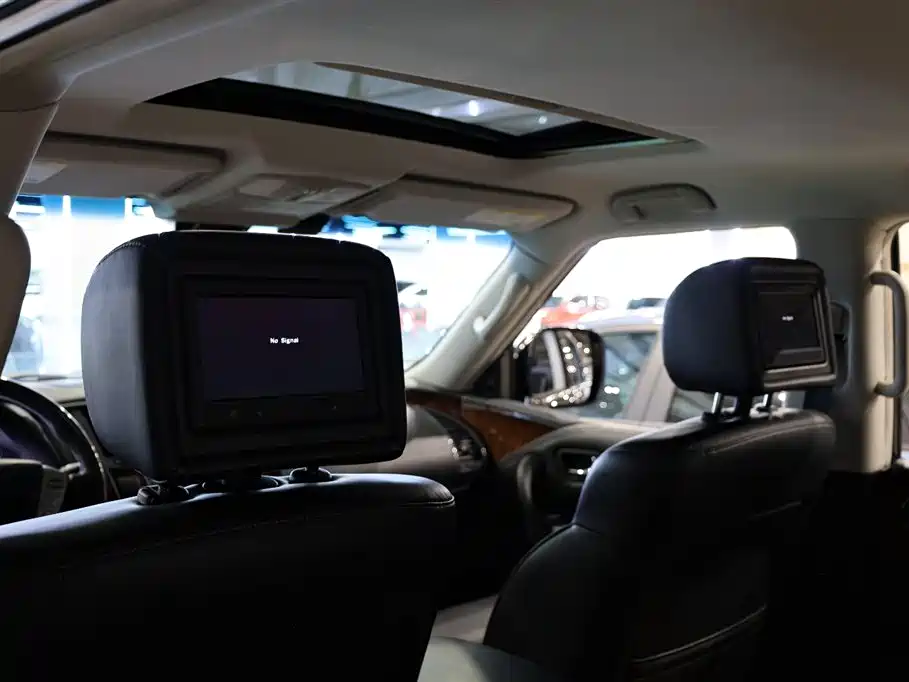 Infiniti QX80 2016 5.6L 4WD фото 34