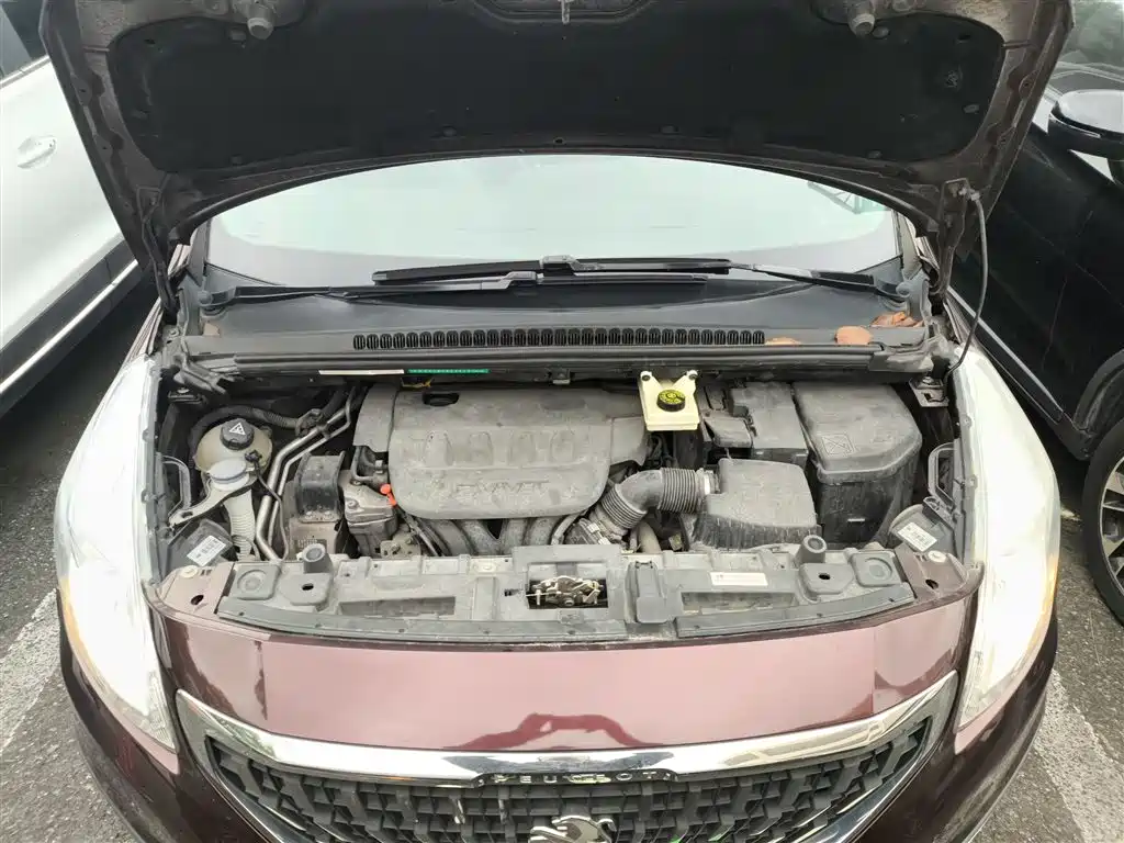 Peugeot 3008 2016 2.0L Automatic Classic Edition фото 17
