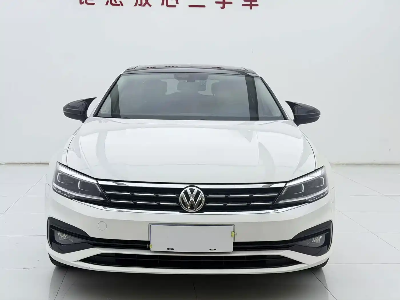 Photo 2 - Volkswagen Lamando