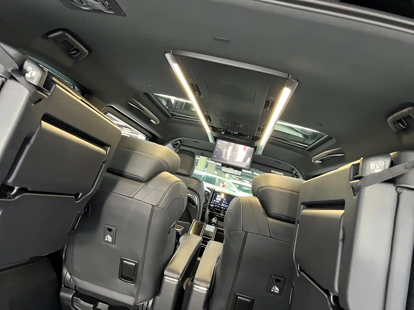 Toyota Vellfire 2024 Crown Hybrid 2.5L Executive Premium Edition фото 9