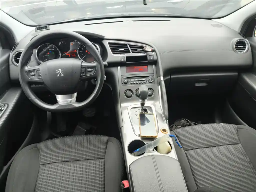 Peugeot 3008 2016 2.0L Automatic Classic Edition фото 7