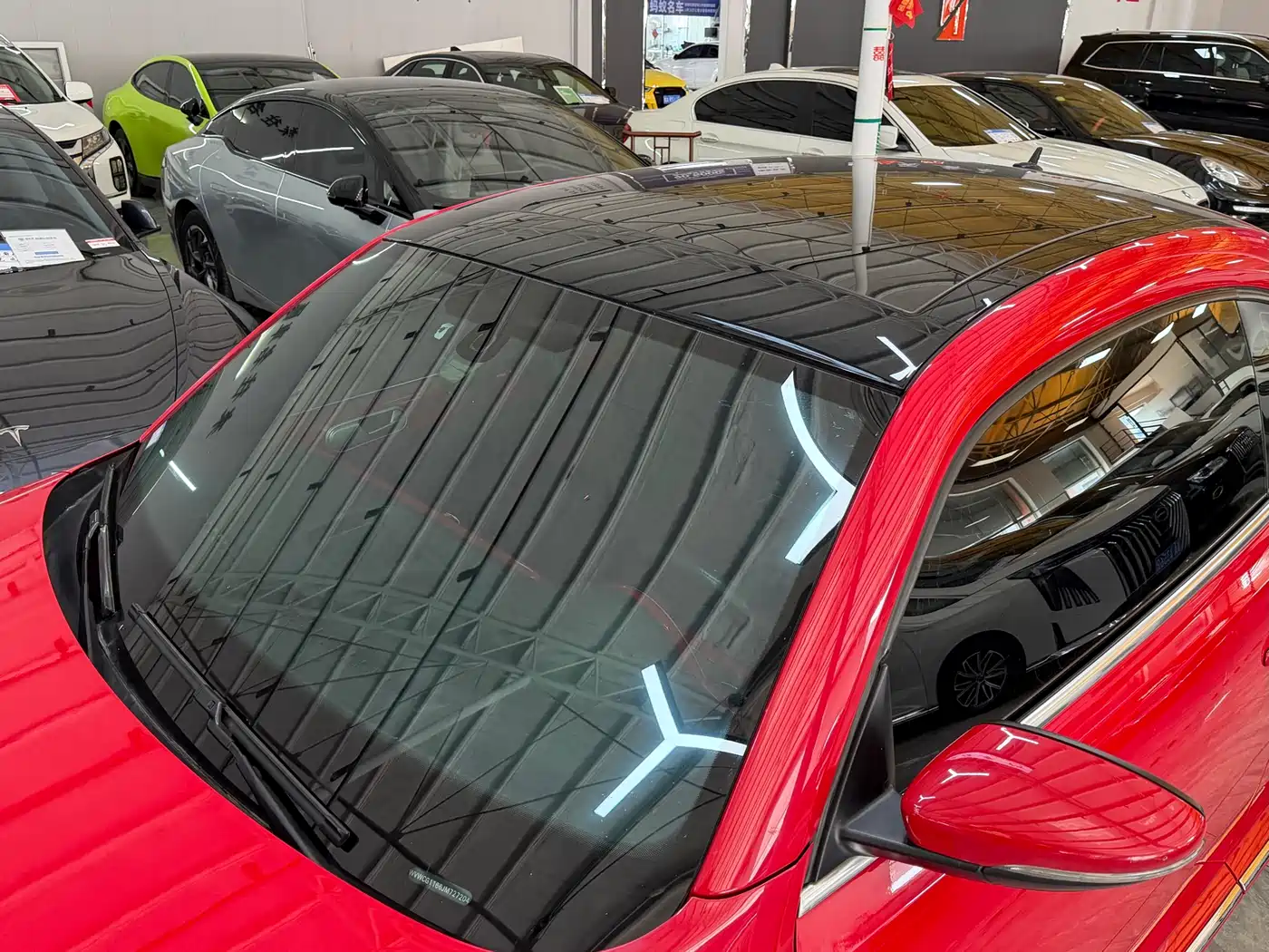 Volkswagen Beetle 2018 180TSI Trend Joy Edition фото 22