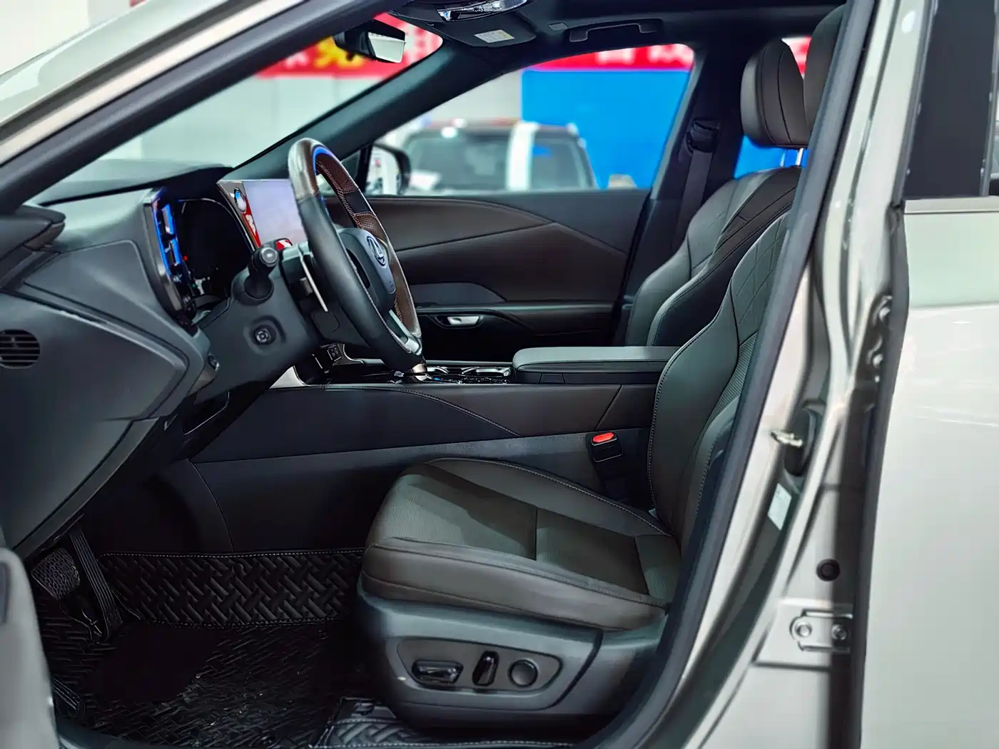 Lexus RX New Energy 2023 450h+ 4WD Enjoyment фото 14