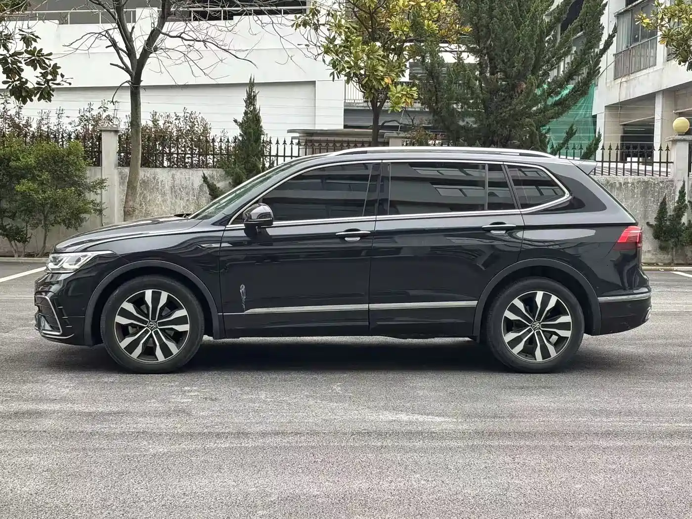 Volkswagen Tiguan L 2023 330TSI Auto 2WD R-Line Flagship Edition фото 4