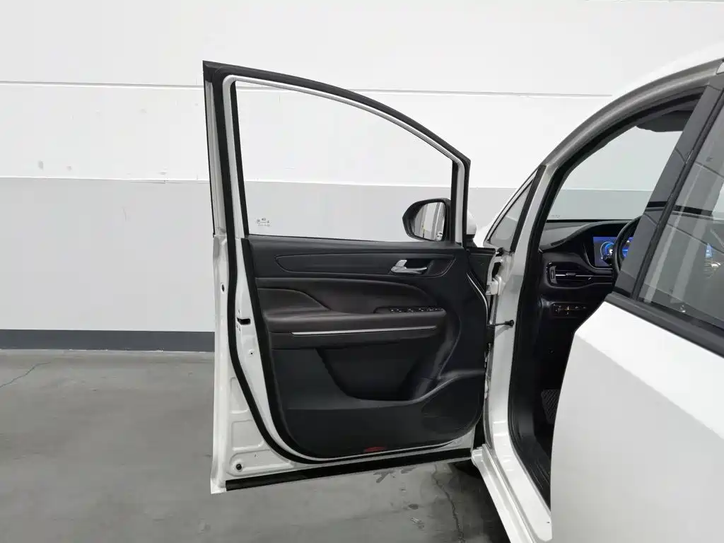 Фото 8 - GAC Trumpchi Trumpchi M6