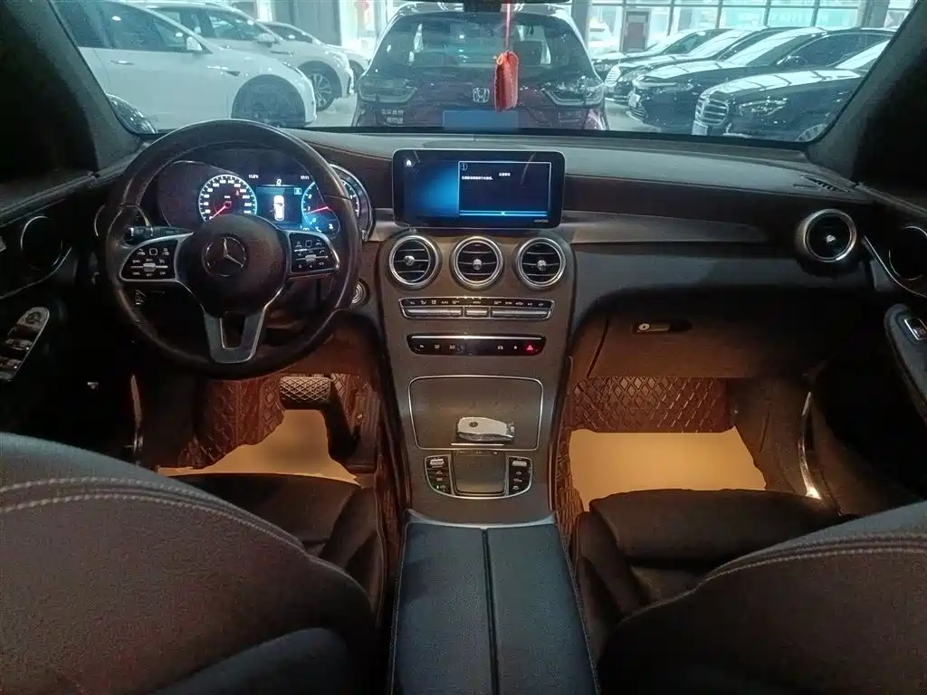 Mercedes-Benz GLC 2020 GLC 300 L 4MATIC Dynamic фото 6