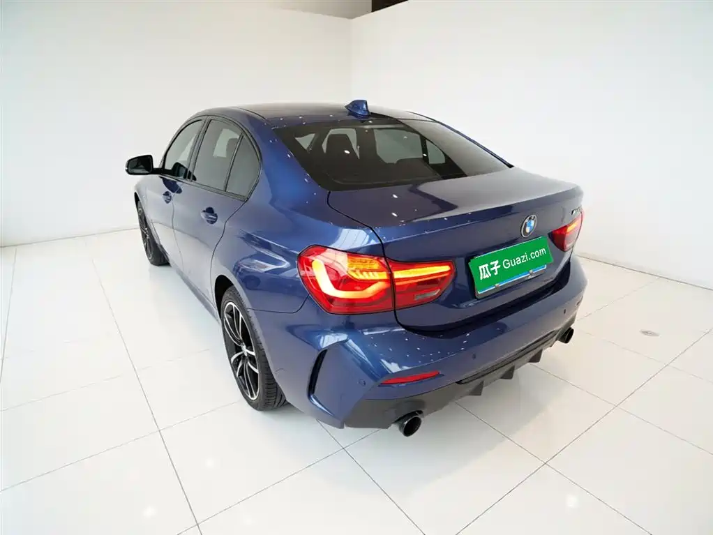 BMW 1 Series 2021 125i M Sport Black Night Edition фото 5