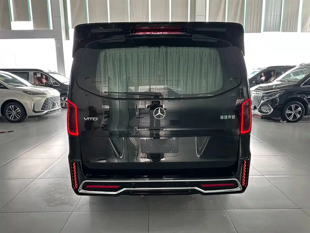 Mercedes-Benz Vito 2024 2.0T Business 7-Seater фото 27