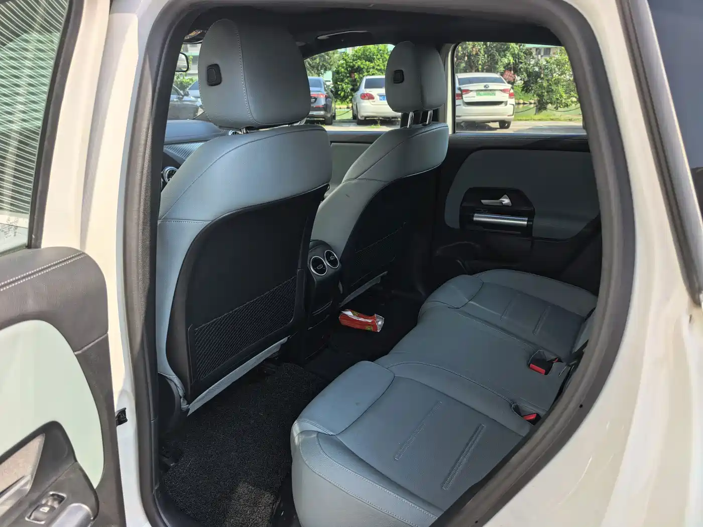 Photo 6 - Mercedes-Benz EQA
