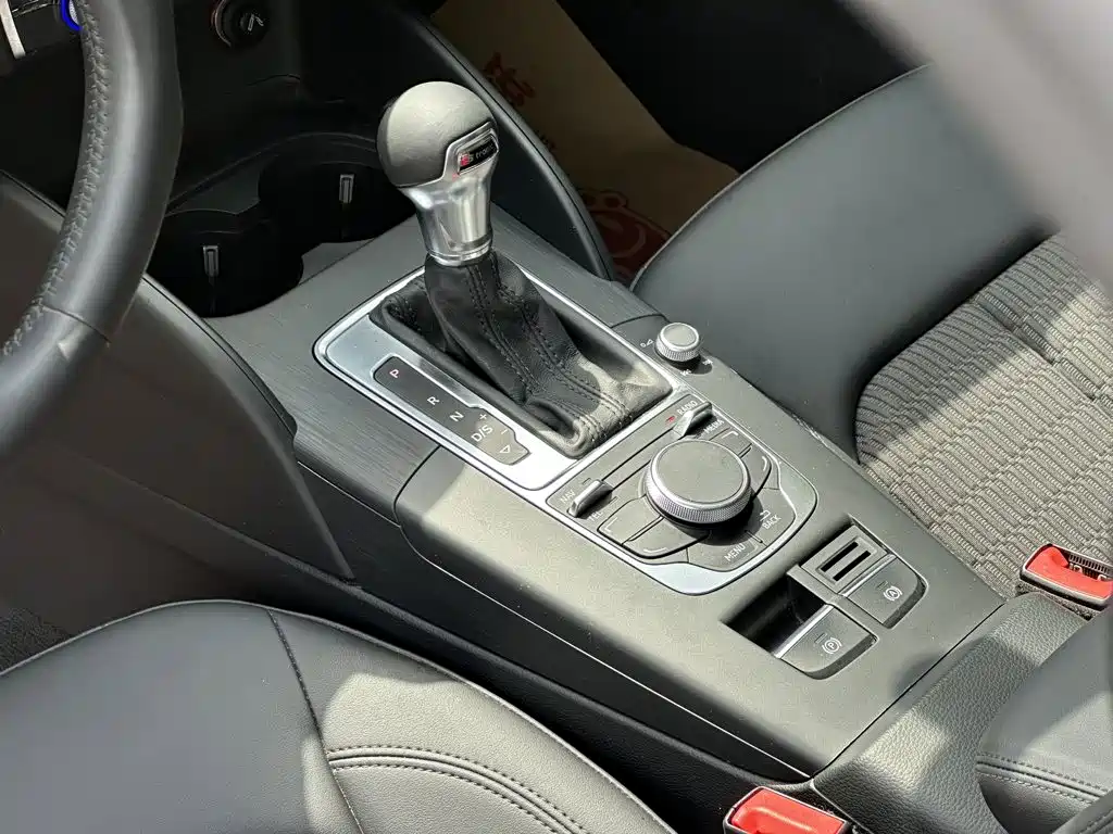 Audi A3 (Import) 2014 2014 Limousine 40 TFSI S line Comfort