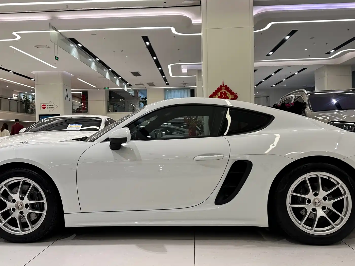 Porsche 718 2020 Cayman 2.0T фото 4