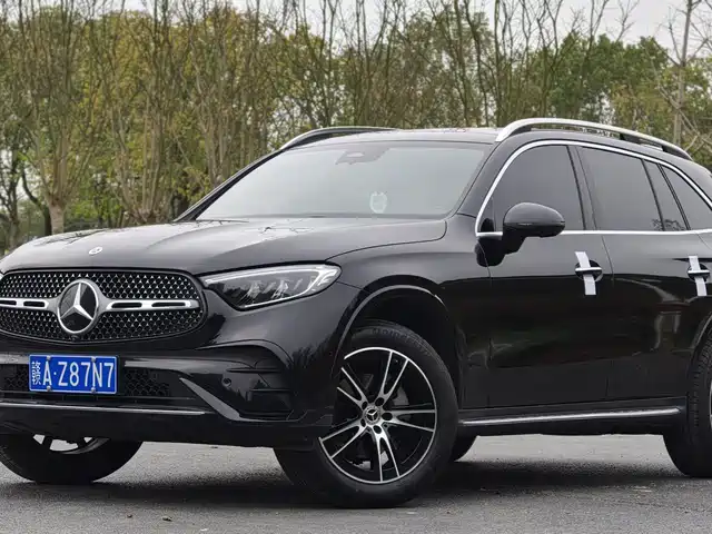 MERCEDES-BENZ GLC