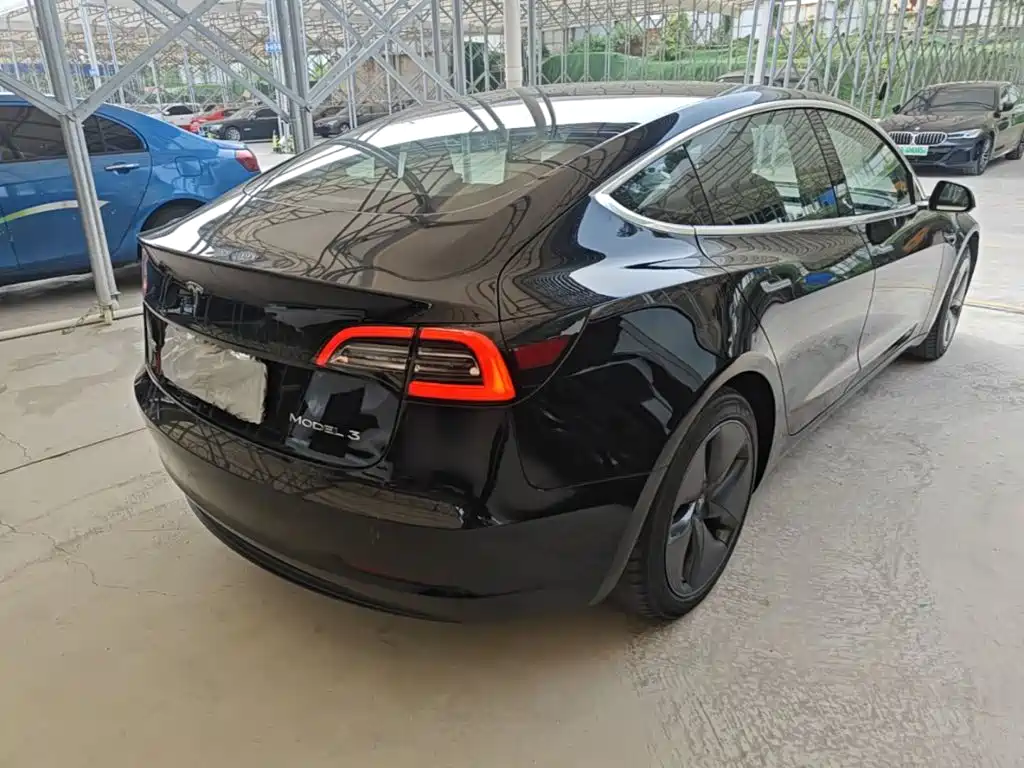 Фото 7 - Tesla Model 3