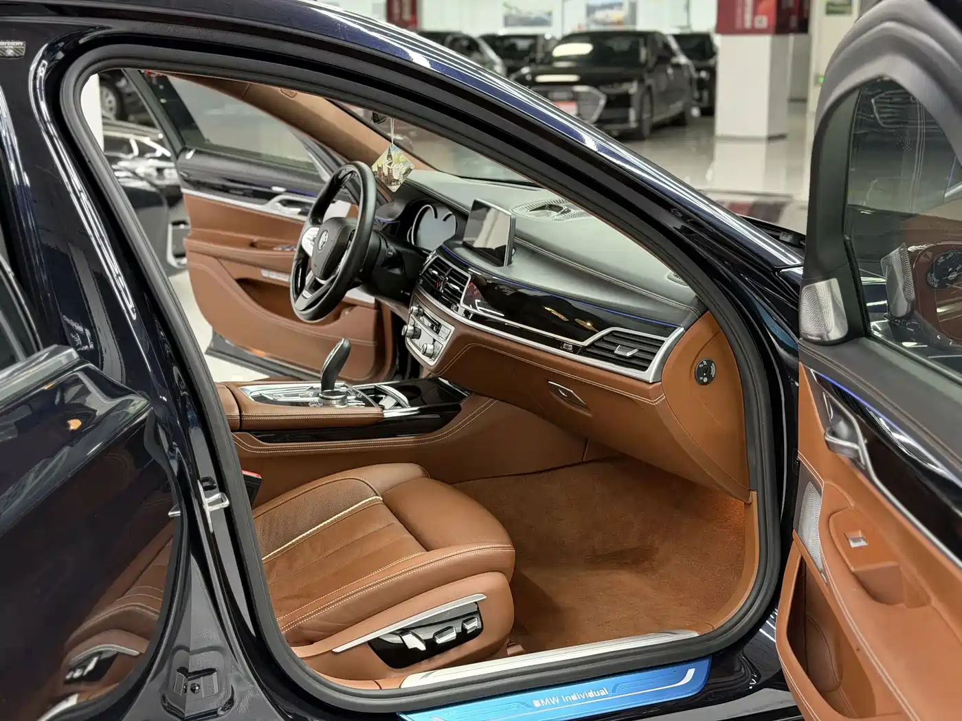 Photo 7 - BMW 7 Series