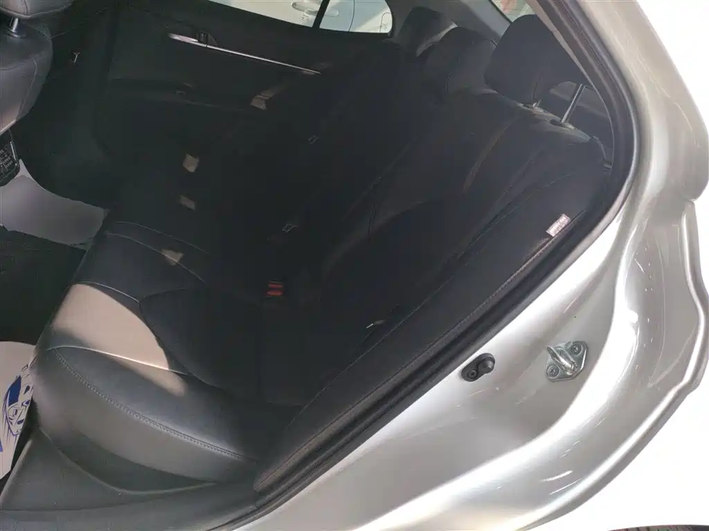 Toyota Camry 2023 Hybrid 2.5HGVP Leading Edition фото 17