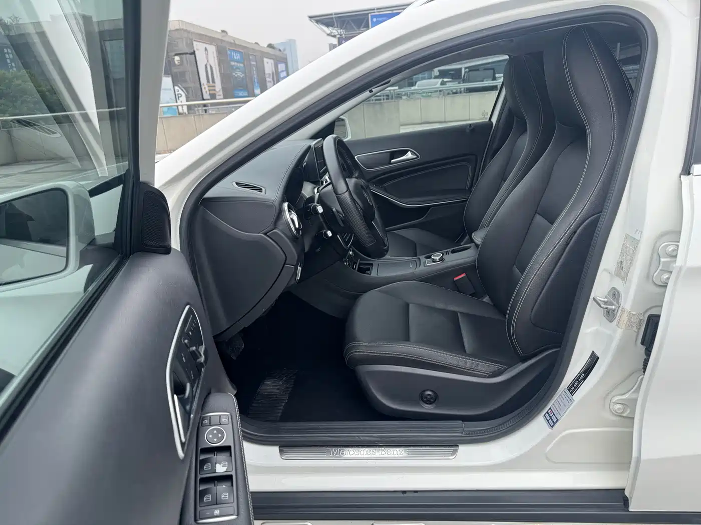 Mercedes-Benz GLA 2015 GLA 220 4MATIC Fashion Edition фото 9