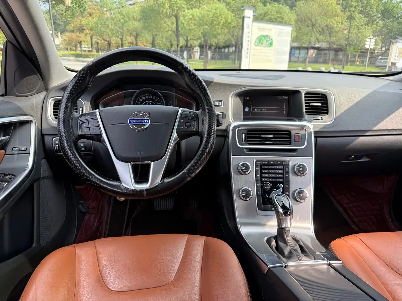 Фото 15 - Volvo S60