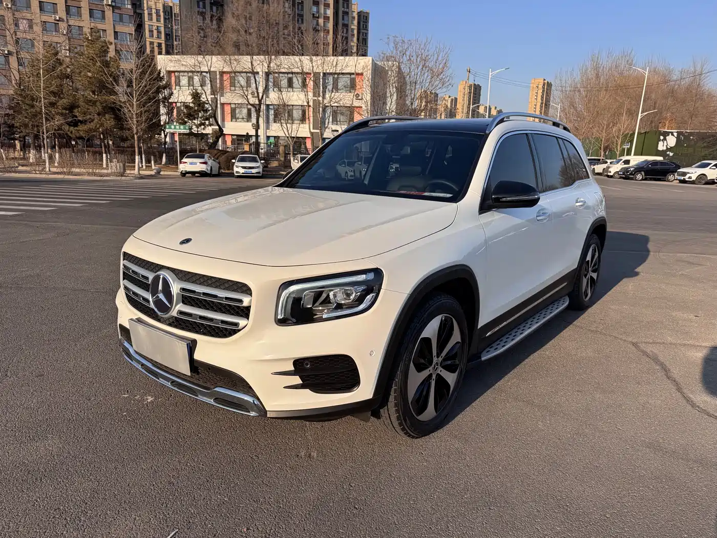MERCEDES-BENZ GLB