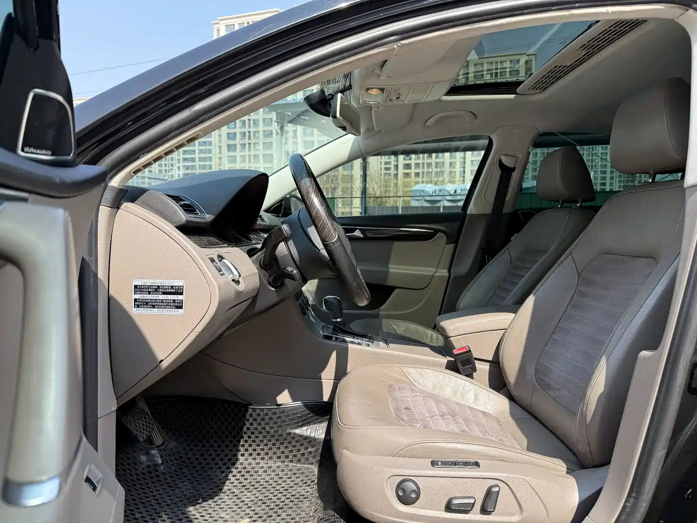 Volkswagen Magotan 2013 2.0TSI Ultimate фото 4