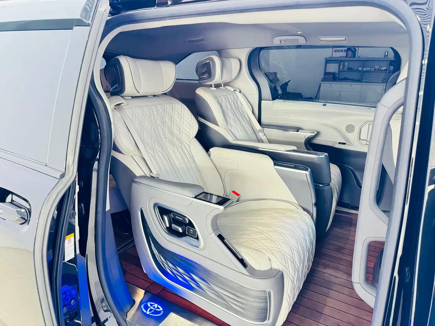 Toyota Sienna 2021 2.5L Hybrid Comfort Edition фото 8