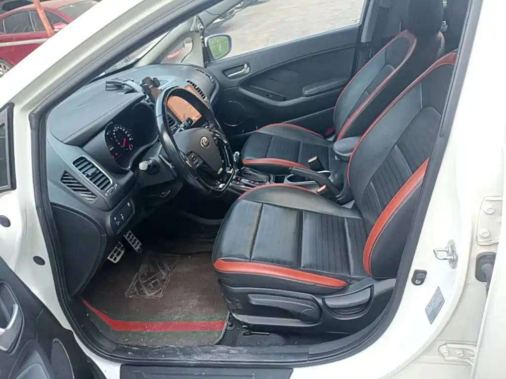 Photo 15 - Kia K3